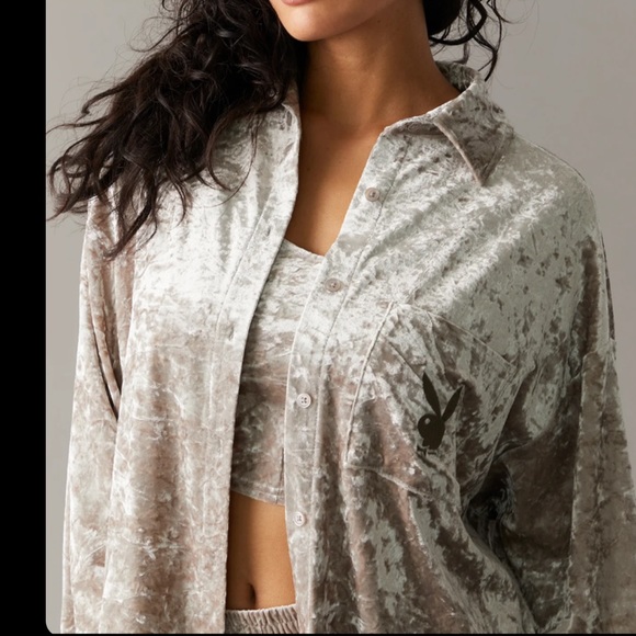 ⭐️ HOST PICK ⭐️ Brand New Ladies Playboy Tan Crushed Velour Shacket velvet soft - Picture 3 of 17